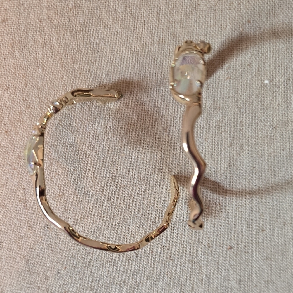 Elegant Gold-Toned Wavy Hoop Earrings
